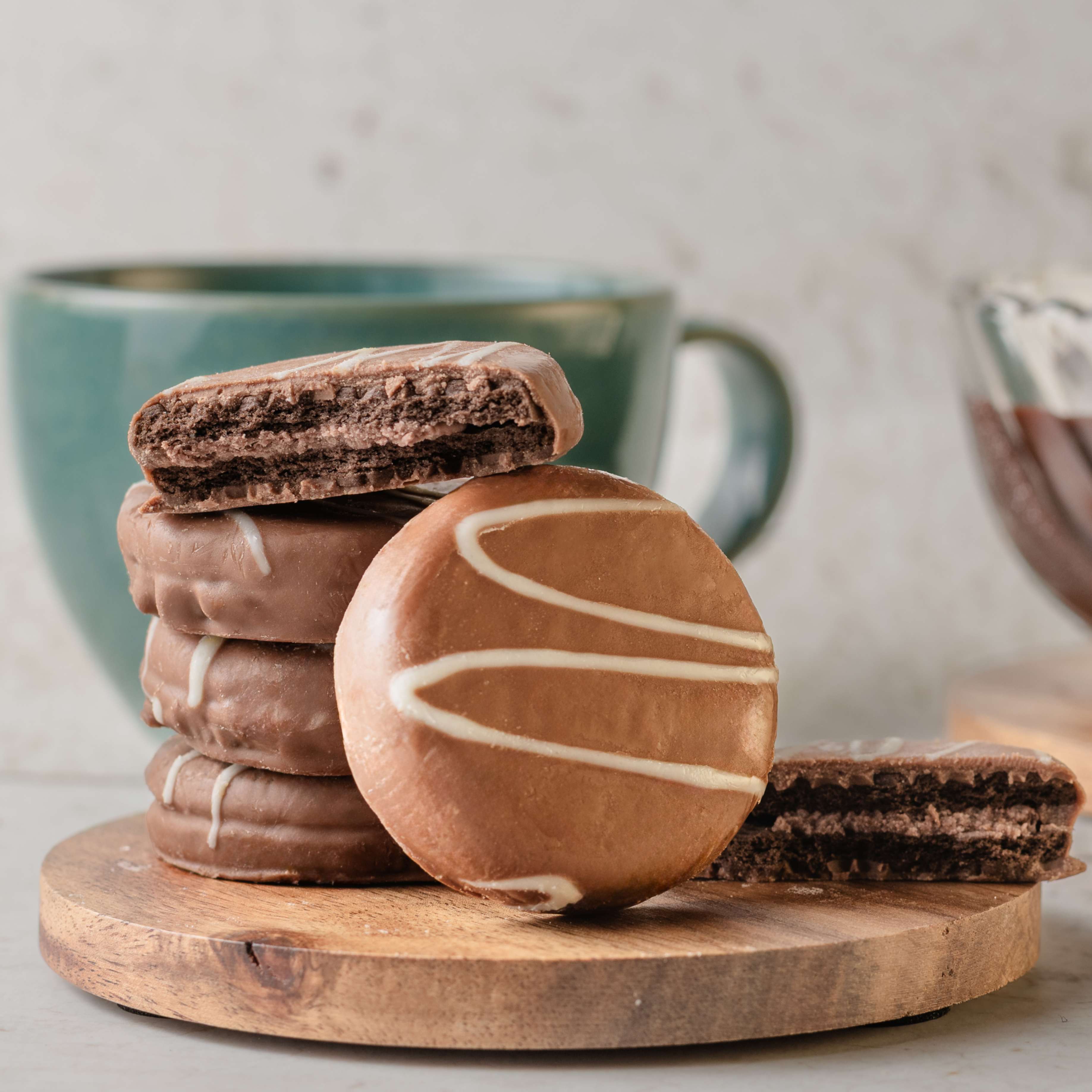 Buy Chocolate Dipped Oreos online from World of Mysore Pak – smooth, satisfying treat to brighten your day.
