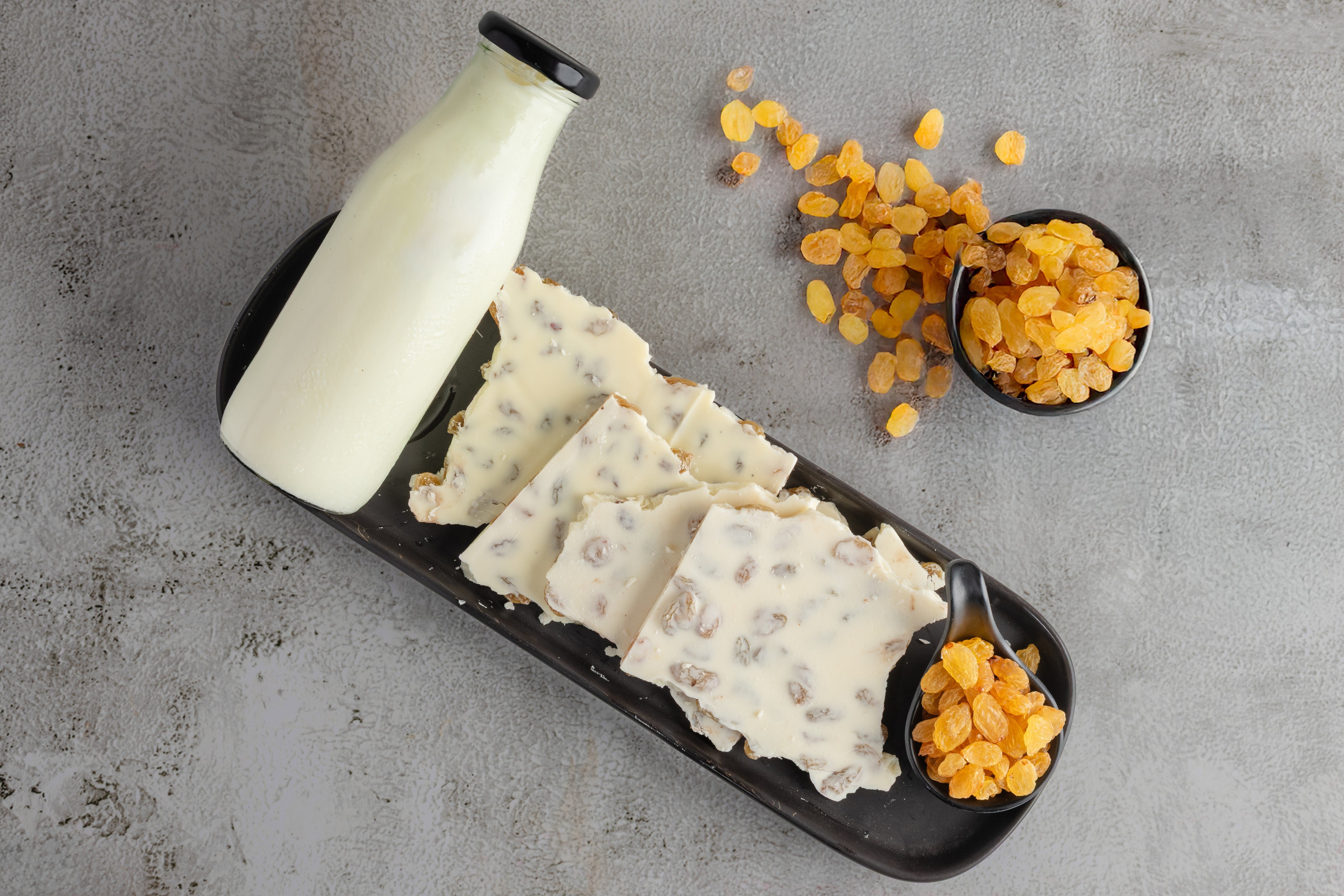 Buy Raisins and Chocolate online from World of Mysore Pak – rich raisin-chocolate combo with creamy milk notes.
