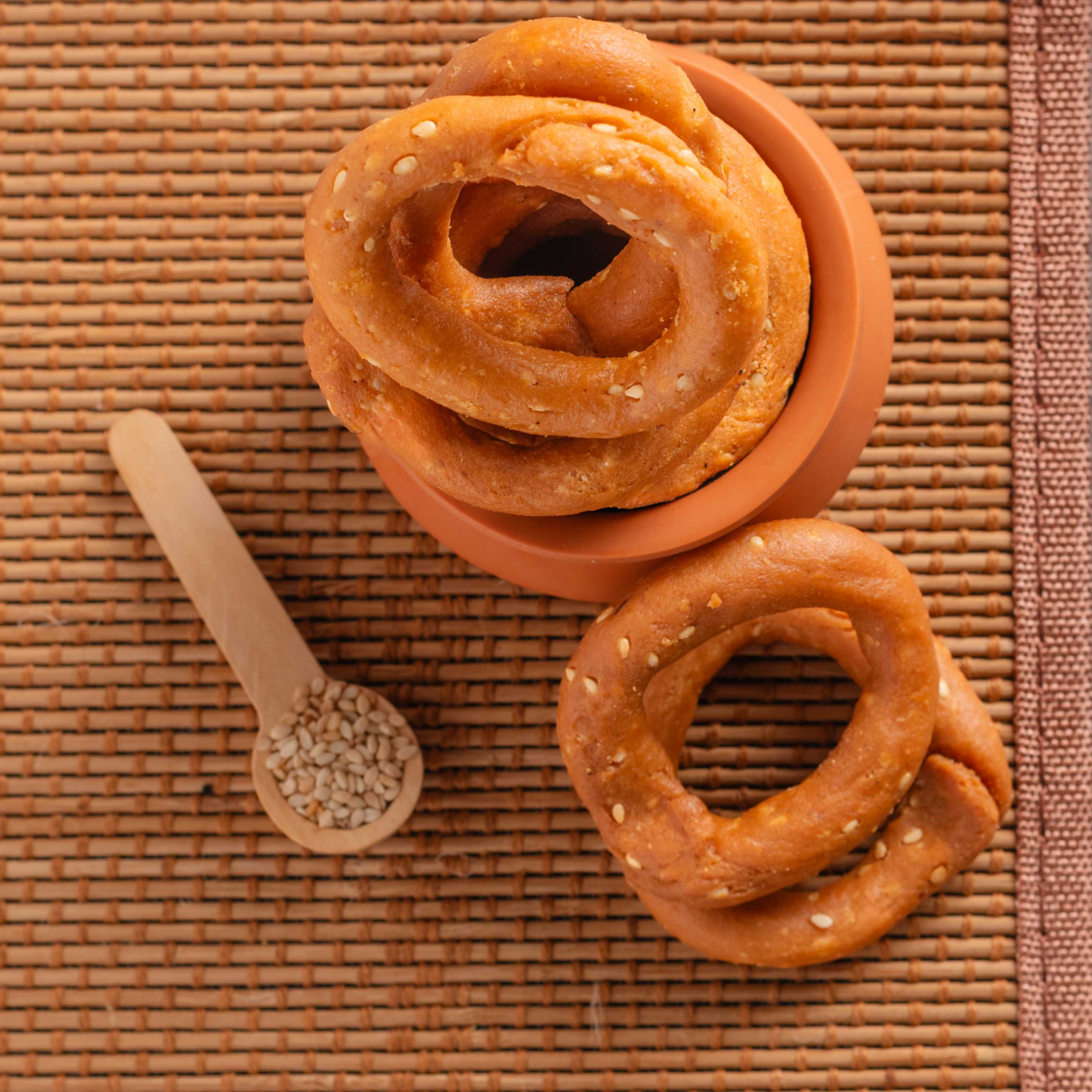 Buy Kodubale online from World of Mysore Pak – crunchy rice rings with bold South Indian spice and golden crispiness.